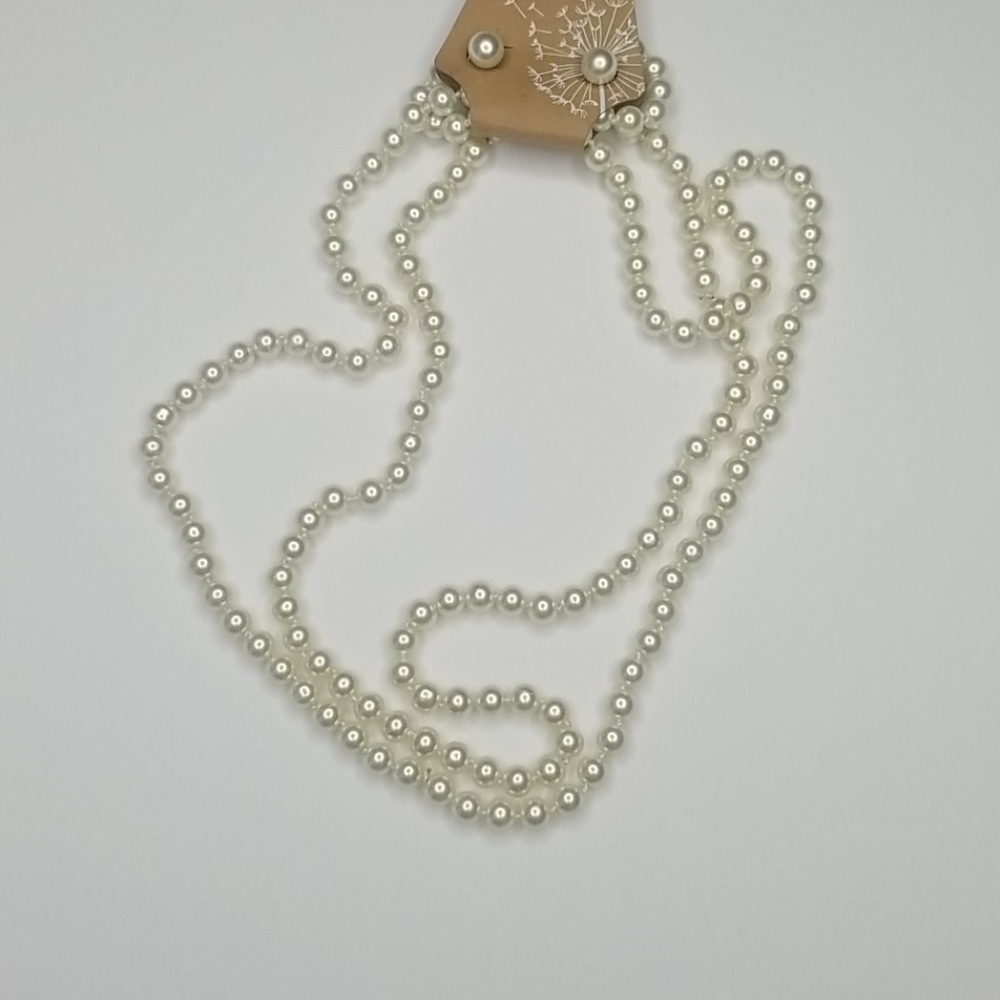 Pearl Necklace and Earrings Set - Picture 6 of 7